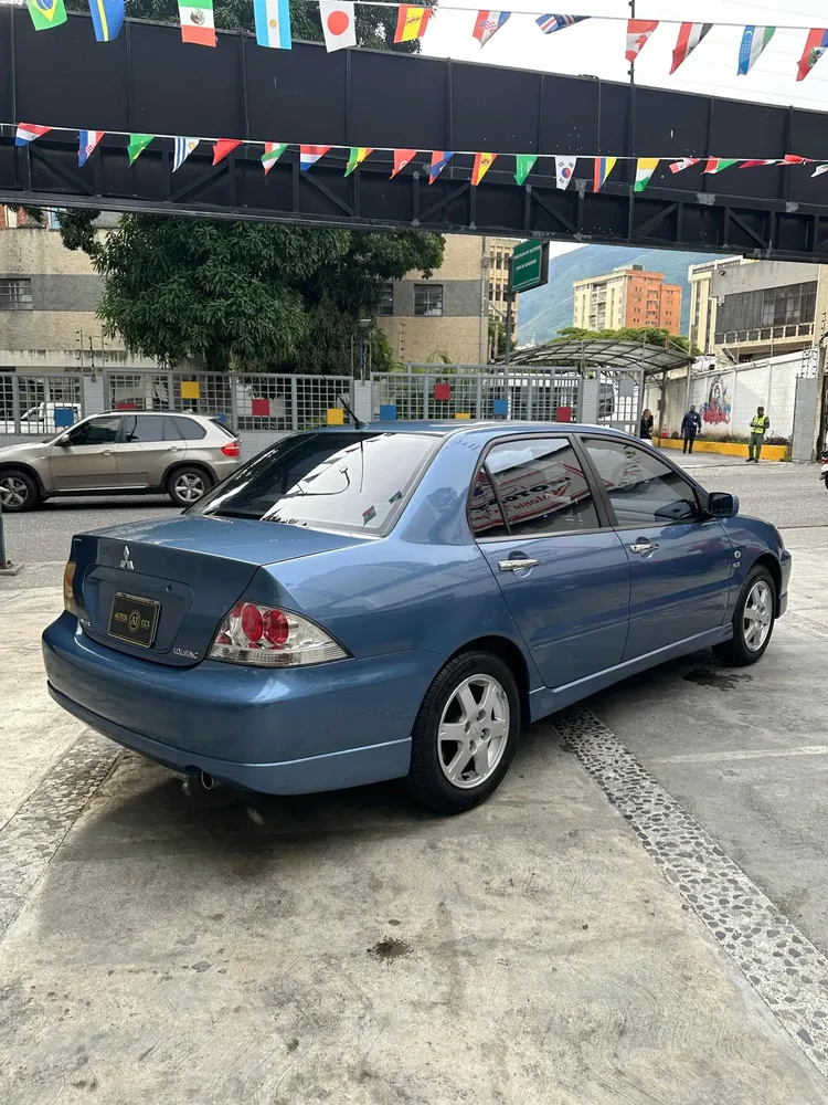 Vista 13 del vehículo: Mitsubishi Lancer