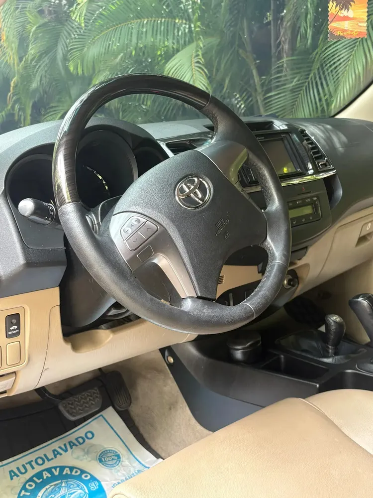 Vista 12 del vehículo: Toyota Fortuner