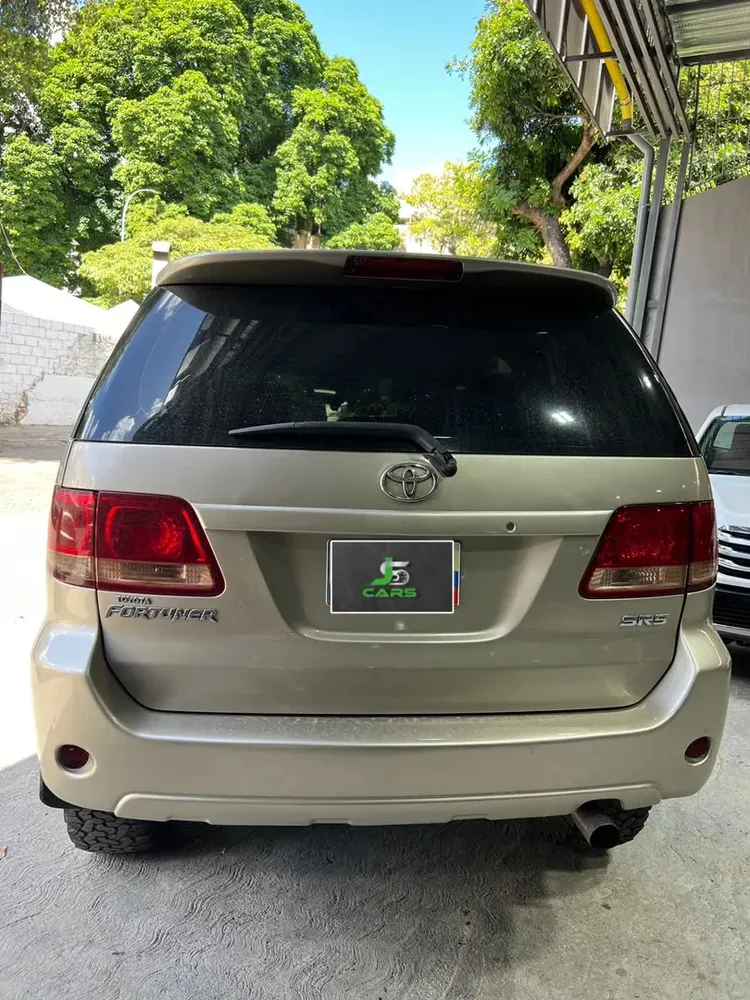 Vista 7 del vehículo: Toyota Fortuner