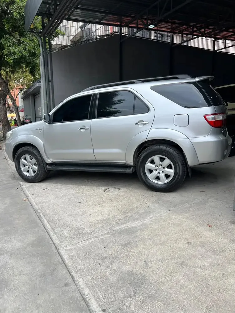 Vista 5 del vehículo: Toyota Fortuner