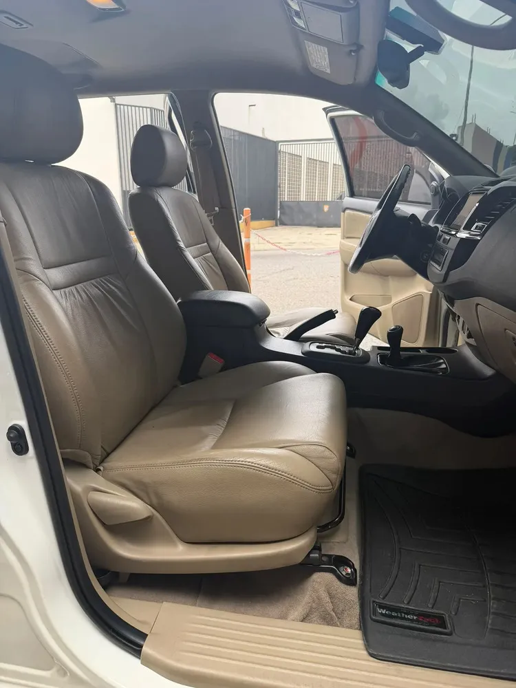 Vista 15 del vehículo: Toyota Fortuner