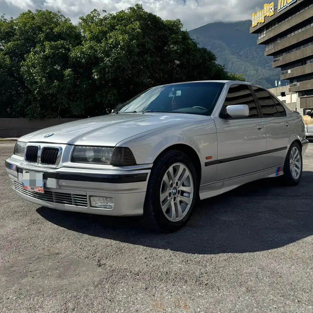 Bmw 328i 2001 - Vista principal