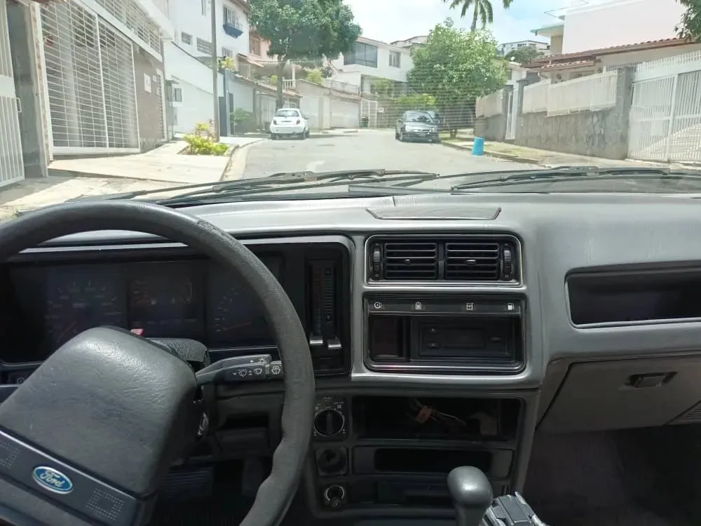 Vista 9 del vehículo: Ford Sierra