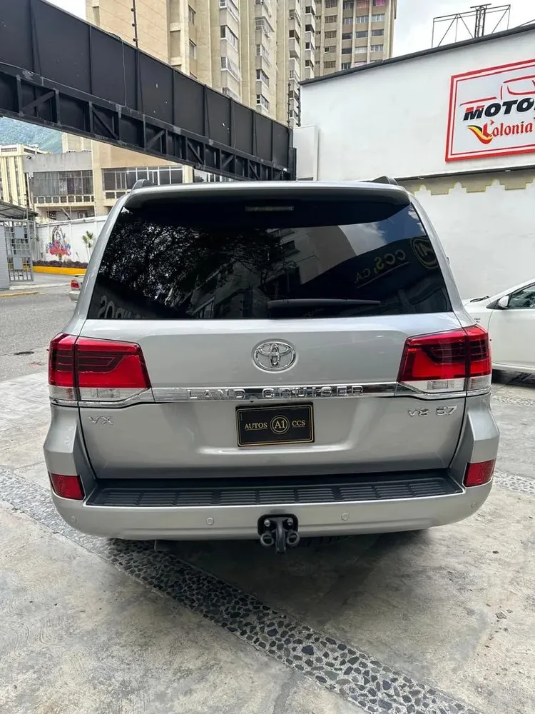 Vista 8 del vehículo: Toyota Land Cruiser