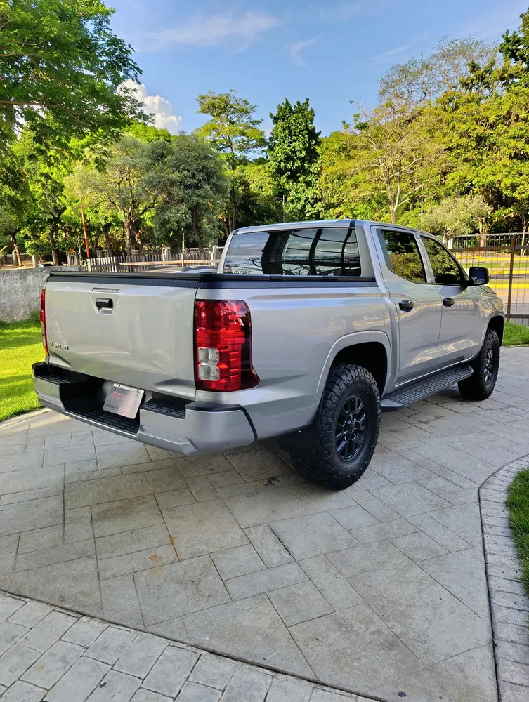 Vista 8 del vehículo: Mitsubishi L200