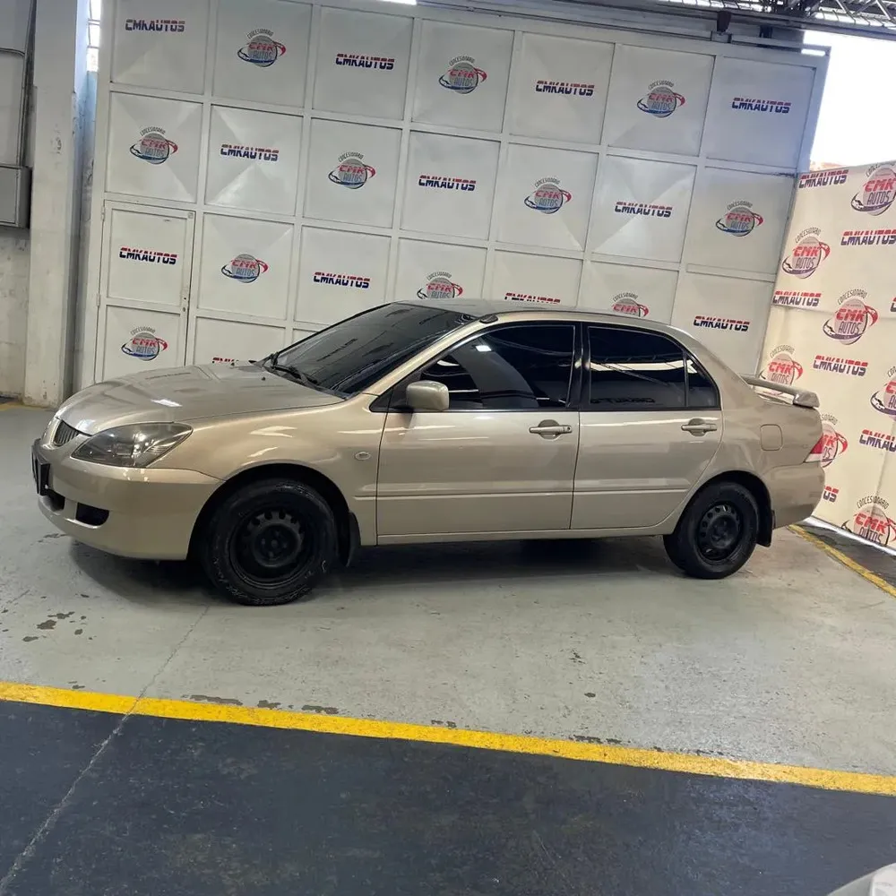 Vista 7 del vehículo: Mitsubishi Lancer