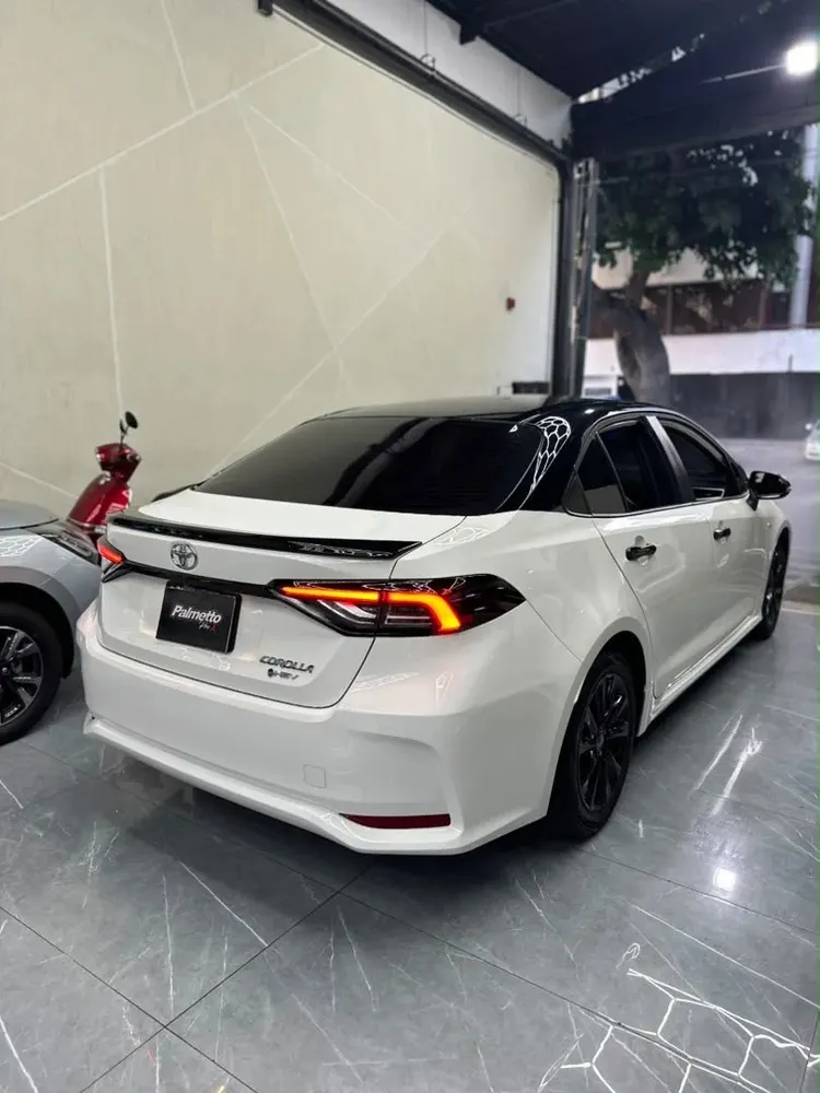 Vista 10 del vehículo: Toyota Corolla