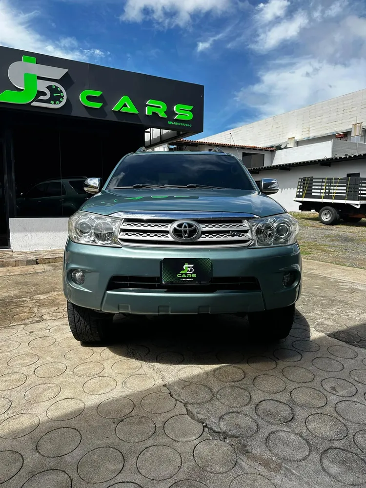 Vista 7 del vehículo: Toyota Fortuner