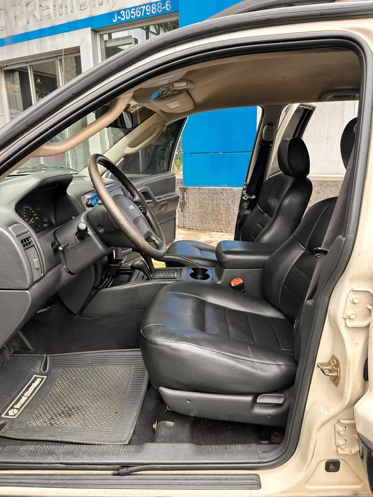 Vista 4 del vehículo: Jeep Grand Cherokee