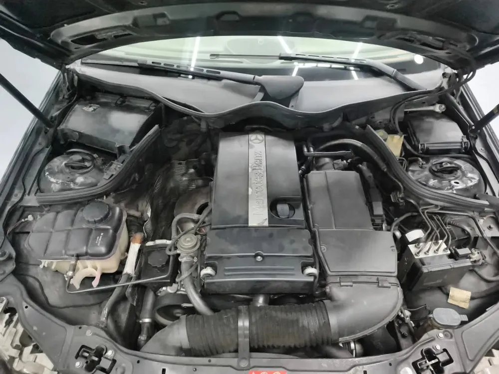 Vista 4 del vehículo: Mercedes-Benz C200