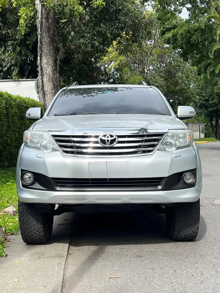 Vista 7 del vehículo: Toyota Fortuner