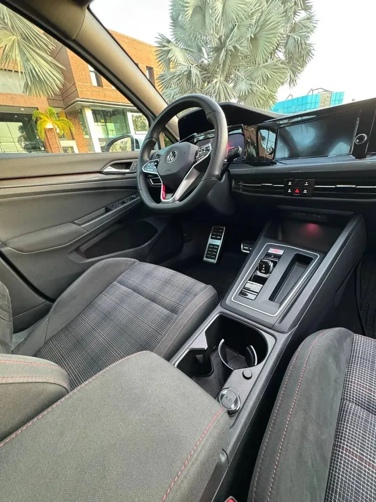 Vista 9 del vehículo: Volkswagen Golf