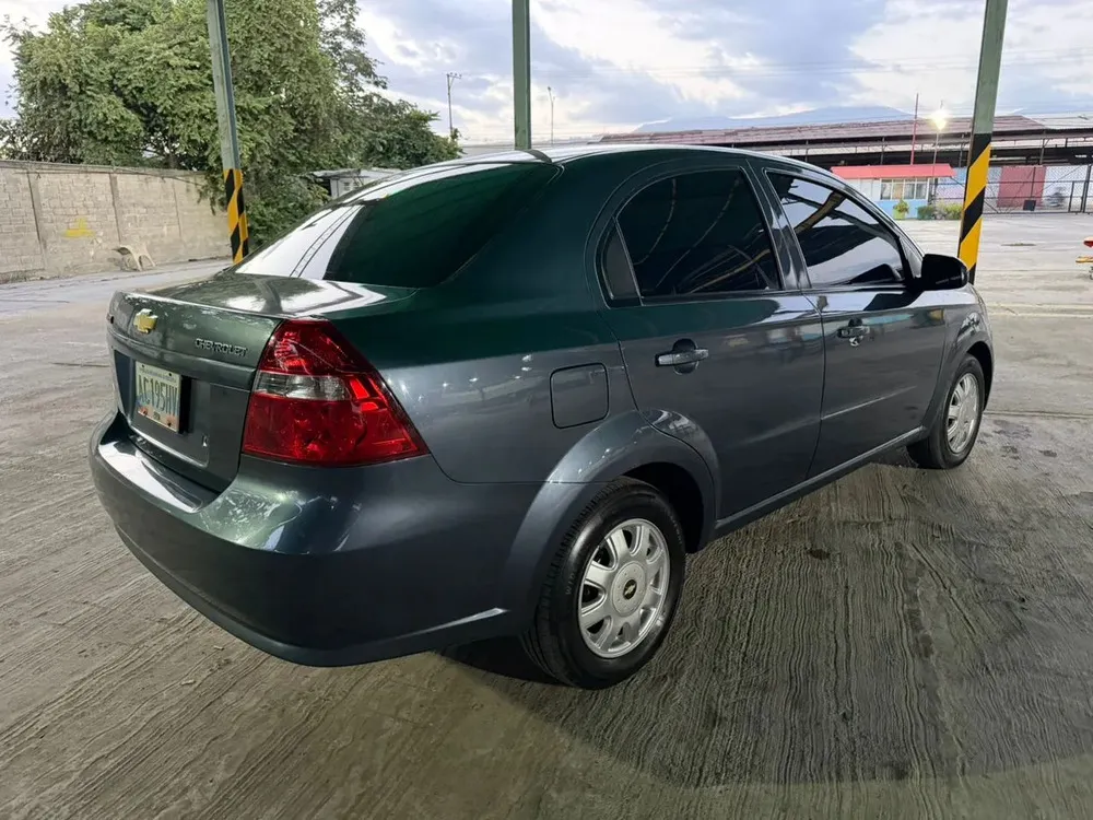 Vista 4 del vehículo: Chevrolet Aveo