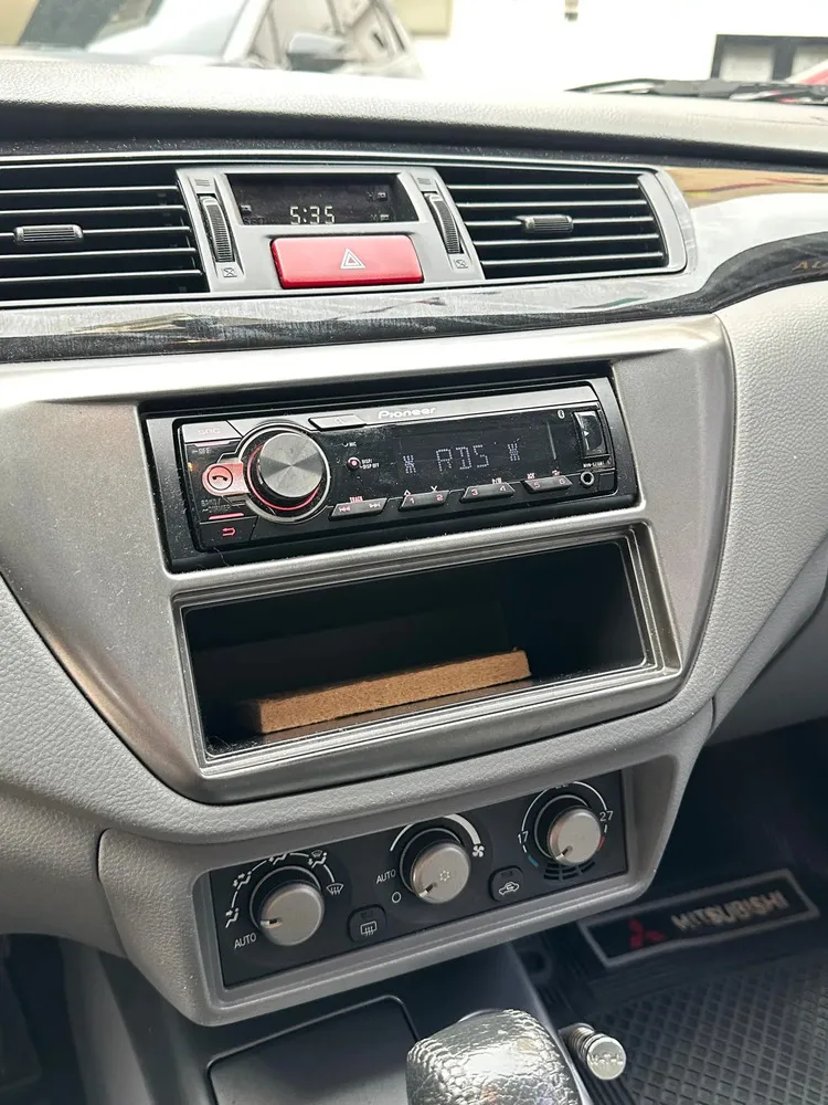 Vista 6 del vehículo: Mitsubishi Lancer