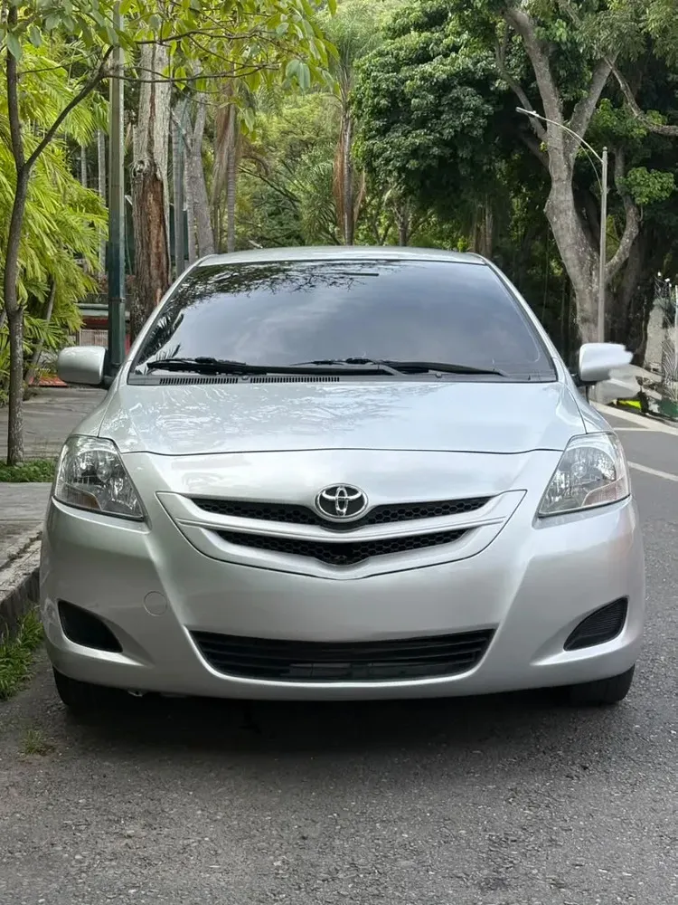 Vista 3 del vehículo: Toyota Yaris
