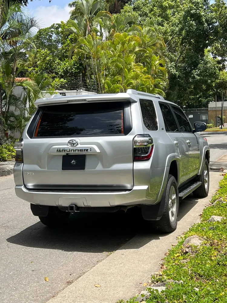 Vista 6 del vehículo: Toyota 4Runner