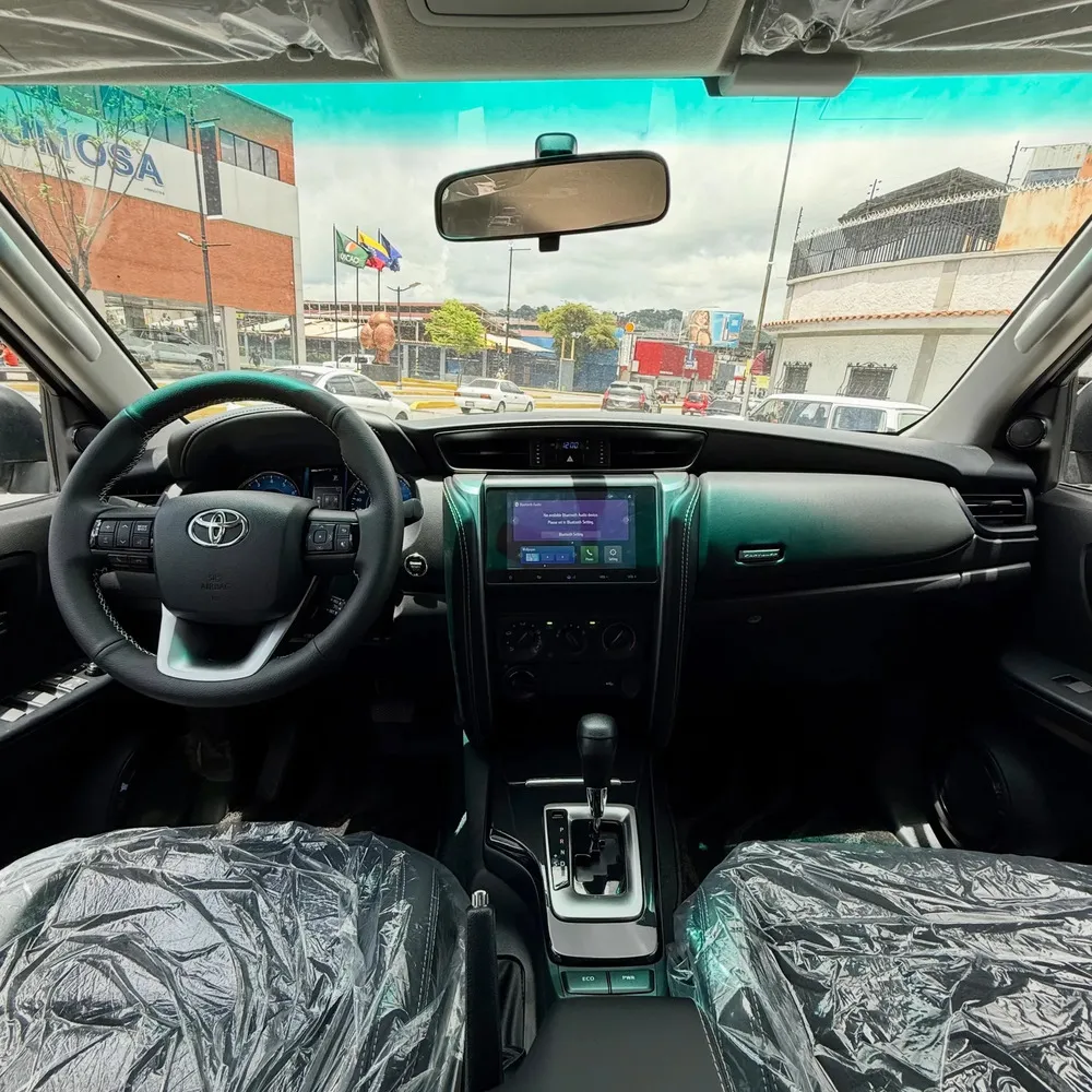 Vista 6 del vehículo: Toyota Fortuner