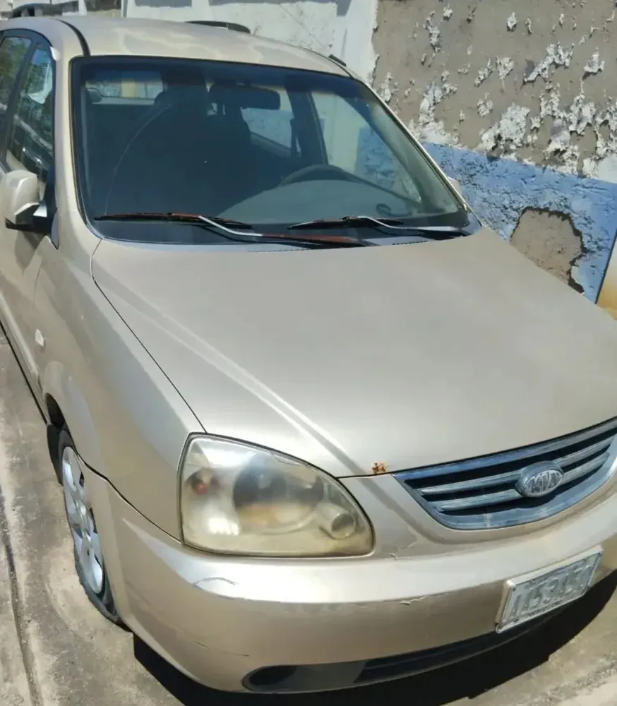 Kia Carens 2007 - Vista principal