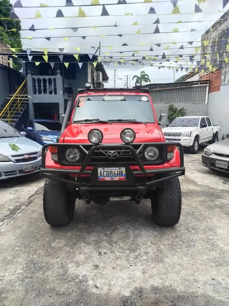 Vista 2 del vehículo: Toyota Land