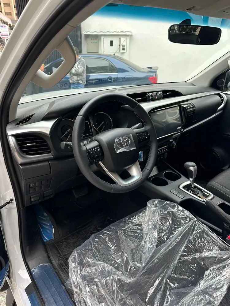 Vista 10 del vehículo: Toyota Hilux