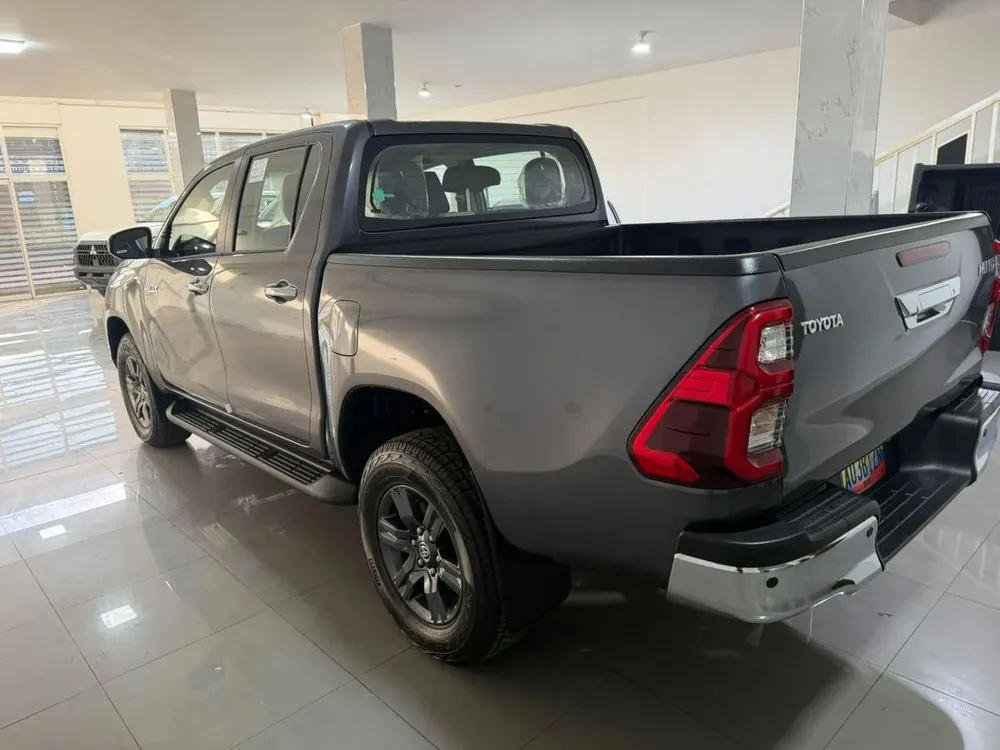 Vista 3 del vehículo: Toyota Hilux