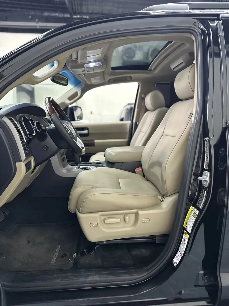 Vista 12 del vehículo: Toyota Sequoia