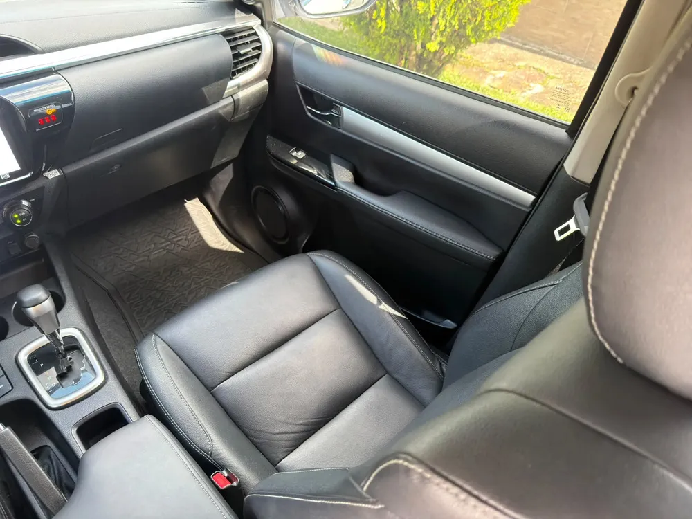 Vista 10 del vehículo: Toyota Hilux