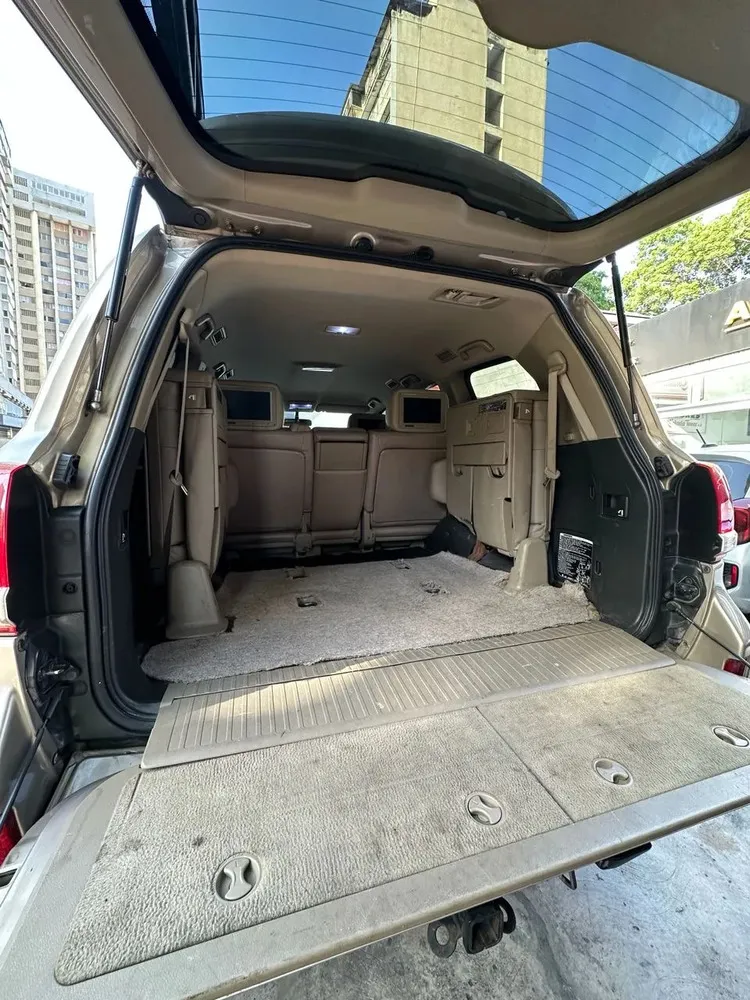 Vista 2 del vehículo: Toyota Land Cruiser