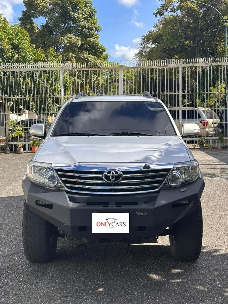 Vista 3 del vehículo: Fortuner 2015