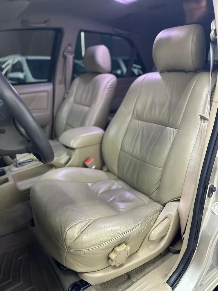 Vista 6 del vehículo: Toyota Fortuner