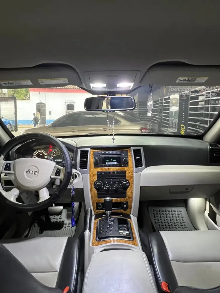 Vista 4 del vehículo: Jeep Grand Cherokee