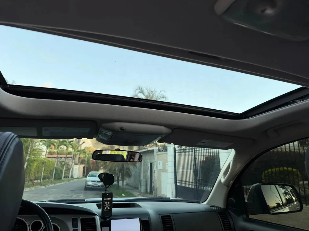 Vista 5 del vehículo: Toyota Sequoia