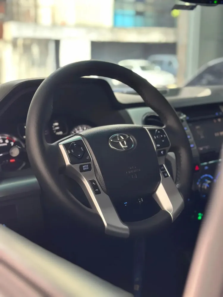 Vista 6 del vehículo: Toyota Tundra