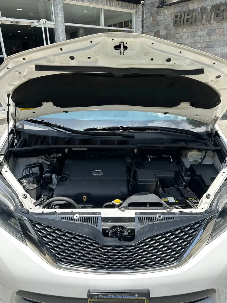 Vista 5 del vehículo: Toyota Sienna