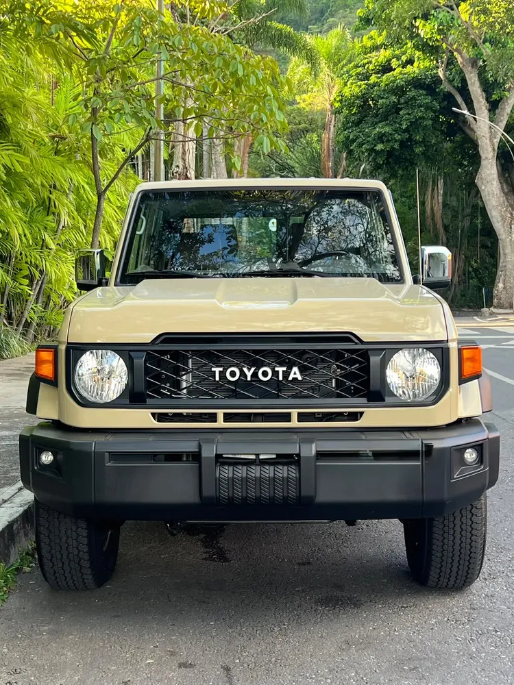 Vista 3 del vehículo: Toyota Machito