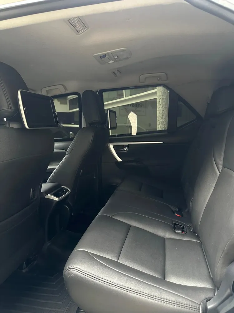 Vista 3 del vehículo: Toyota Fortuner