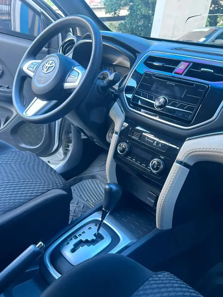 Vista 16 del vehículo: Toyota Rush