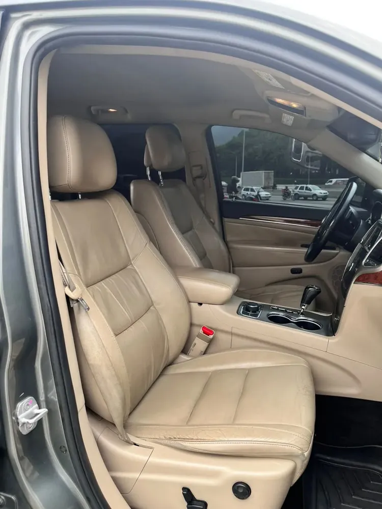 Vista 9 del vehículo: Jeep Grand