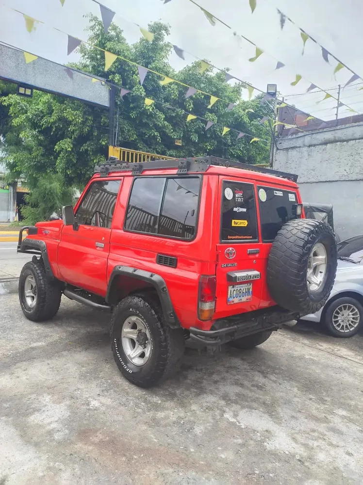 Vista 4 del vehículo: Toyota Land