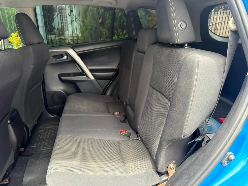 Vista 9 del vehículo: Toyota Rav4