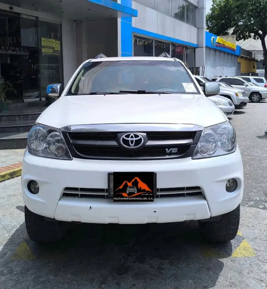 Vista 5 del vehículo: Toyota Fortuner