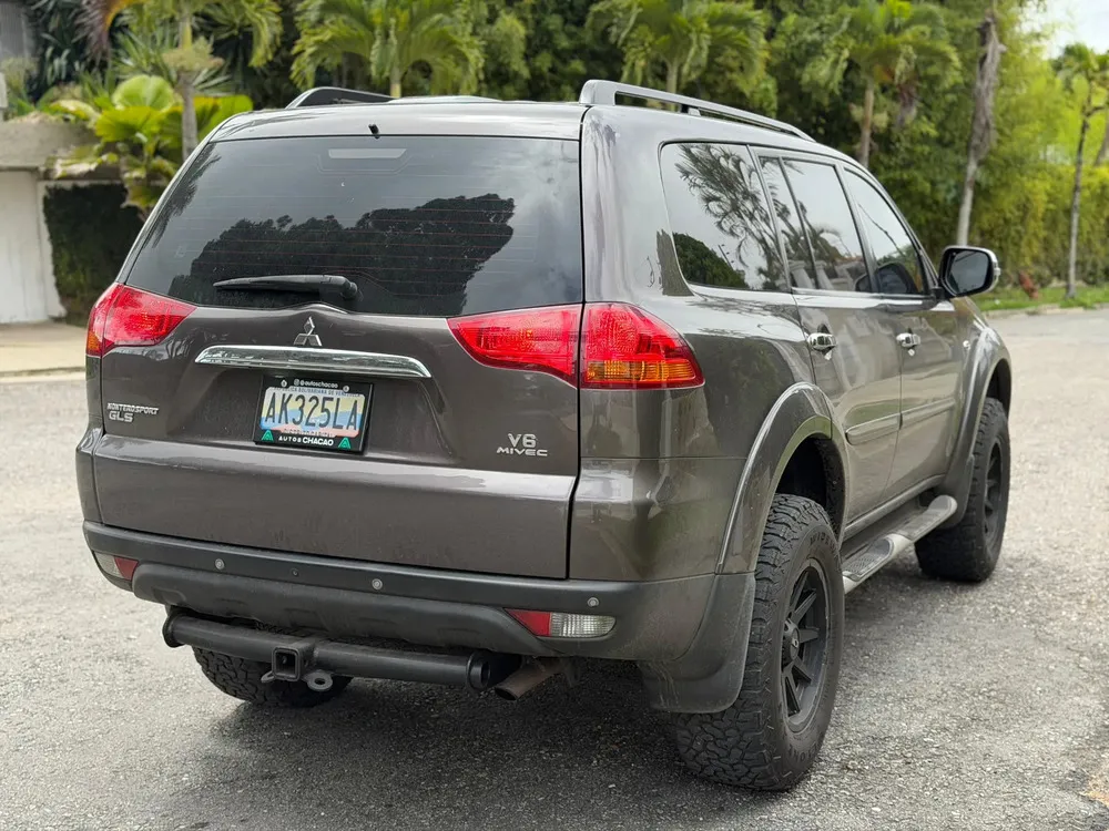 Vista 5 del vehículo: Mitsubishi Montero