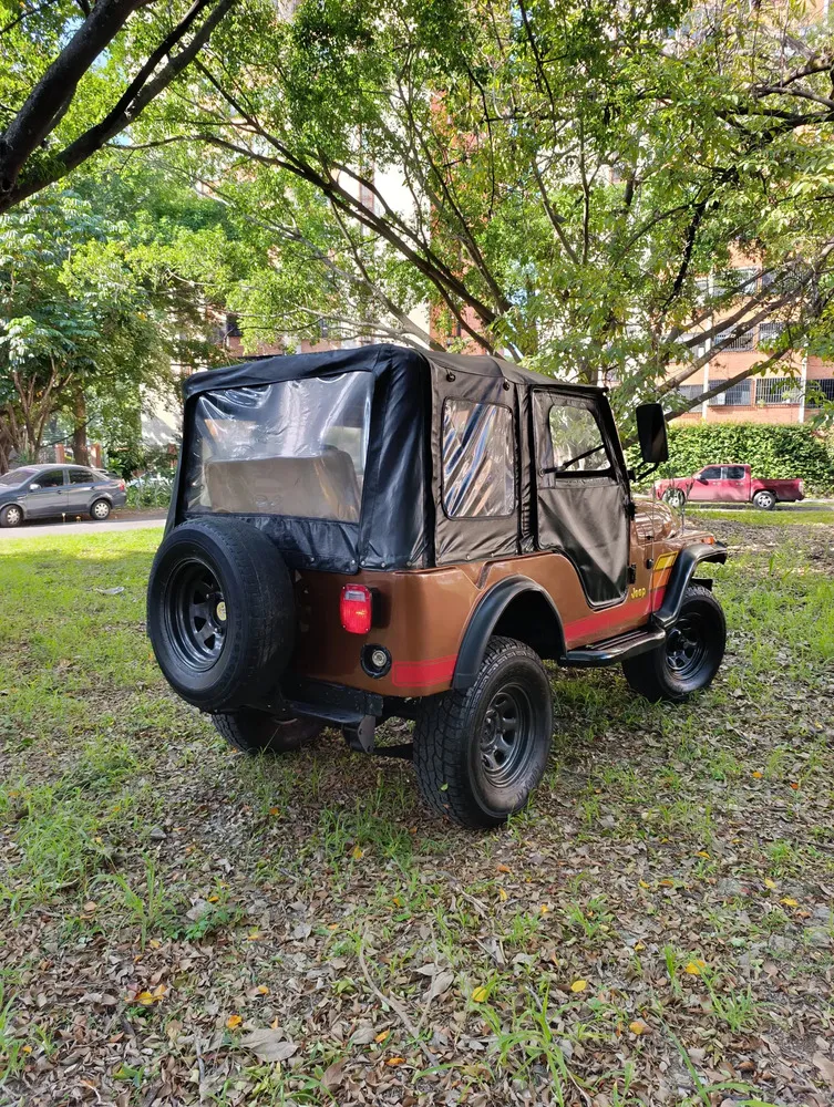 Vista 4 del vehículo: Jeep CJ-5