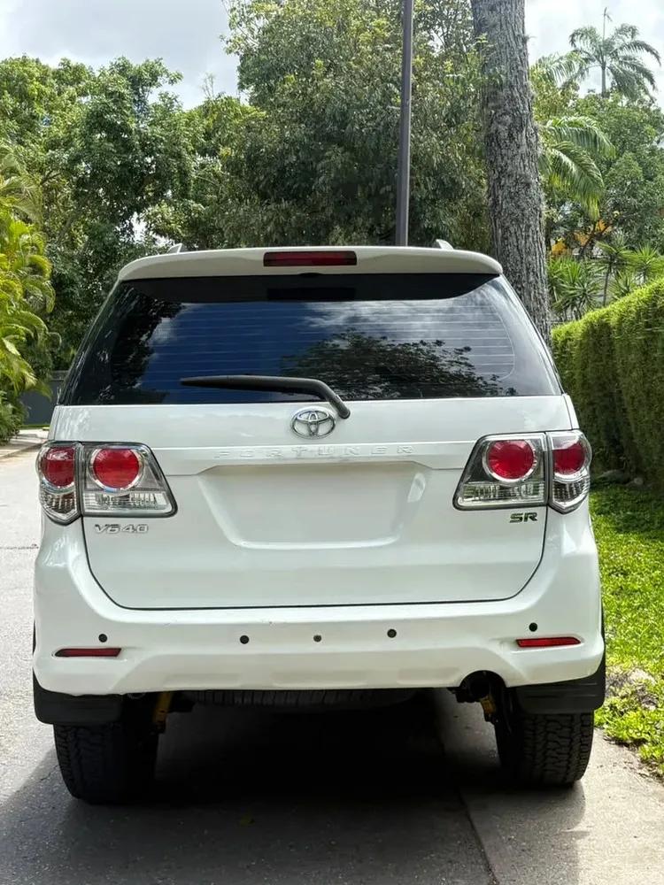 Vista 6 del vehículo: Toyota Fortuner