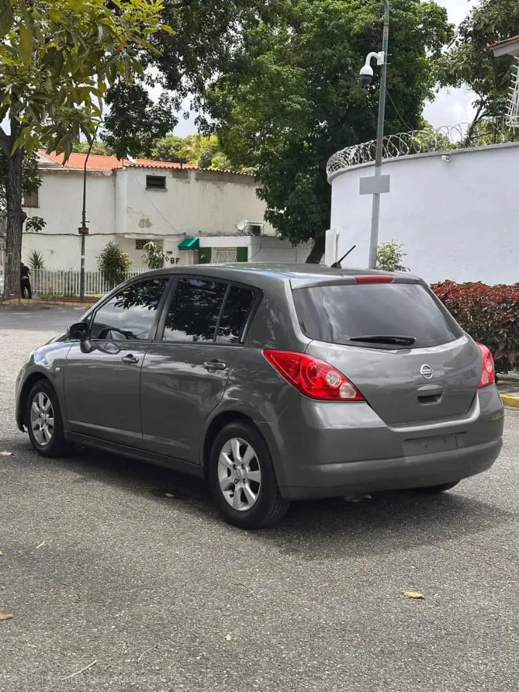 Vista 4 del vehículo: Nissan Tiida