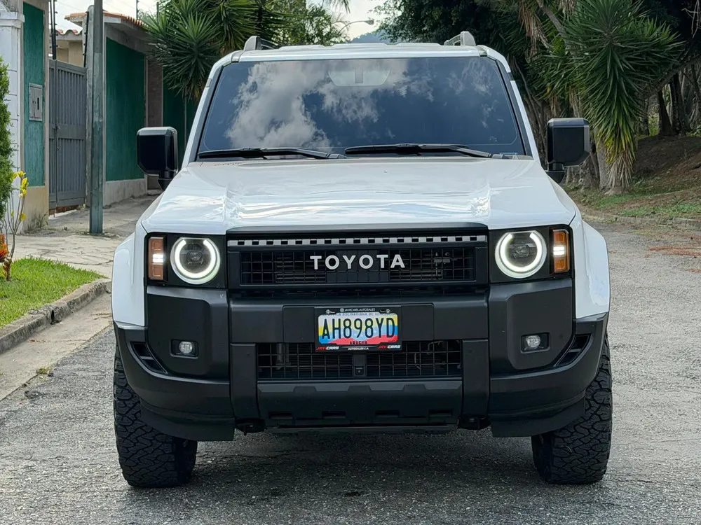 Vista 4 del vehículo: Toyota Prado