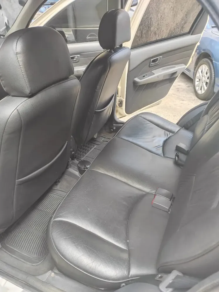 Vista 8 del vehículo: Dodge Forza