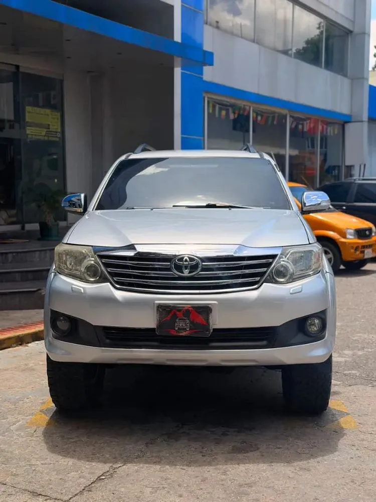 Vista 12 del vehículo: Toyota Fortuner