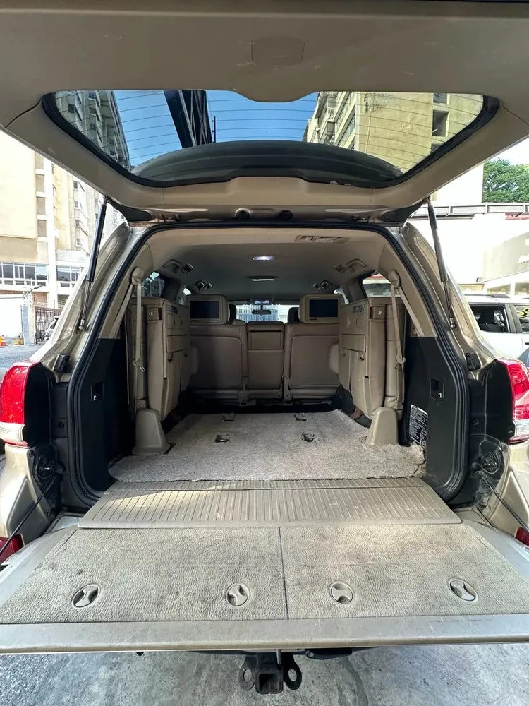 Vista 4 del vehículo: Toyota Land Cruiser