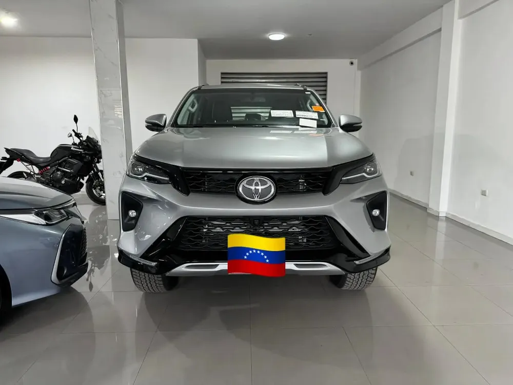 Vista 2 del vehículo: Fortuner Sw4